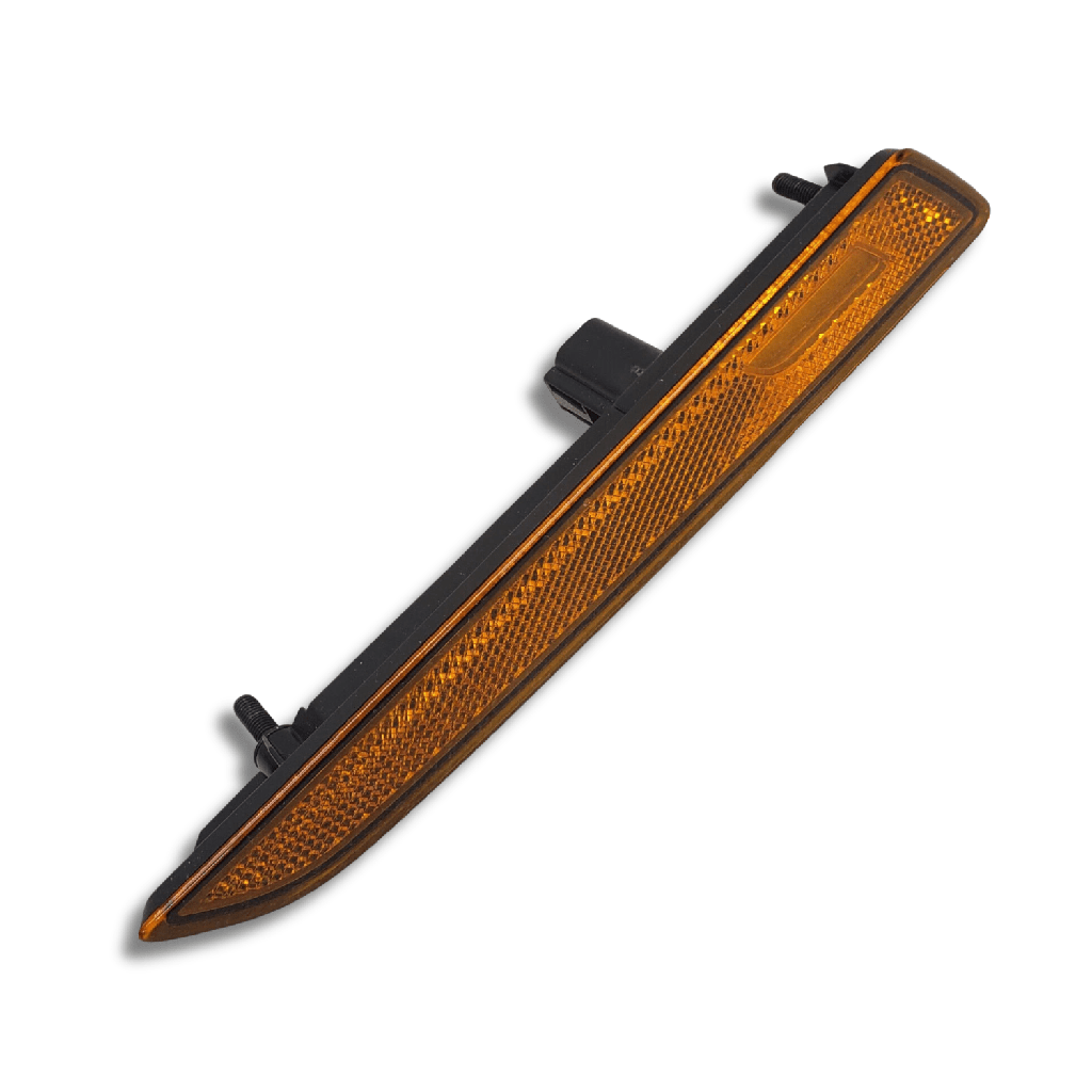 Volvo VNL Side Marker Light – 2018-2025 (Gen 3) Amber LED – Passenger Side RH OEM Replacement 23760347