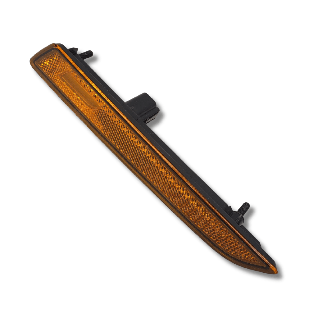 Volvo VNL Side Marker Light – 2018-2025 (Gen 3) Amber LED – Driver Side LH OEM Replacement 23760339